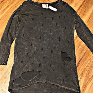 💥💥SOLD💥💥LONG SLEEVE DISTRESSED TUNIC TOP